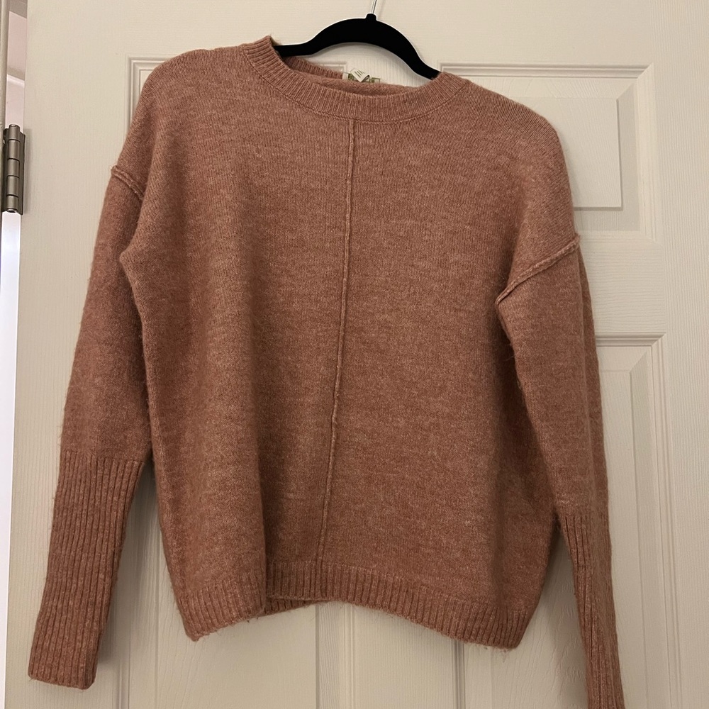 legendary outfitters Women's sweater